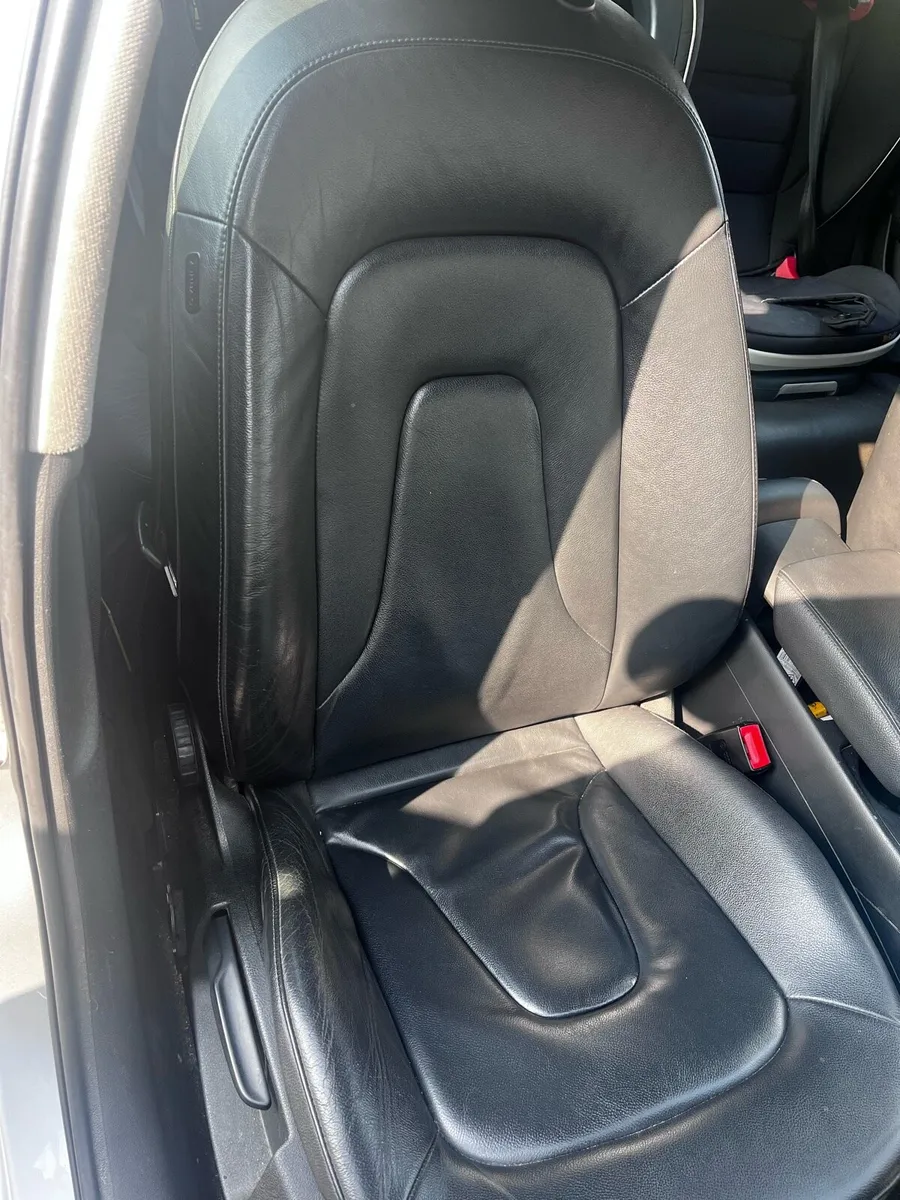 Audi A4 2.0L TDI Technik 2011 160k kms - Image 2
