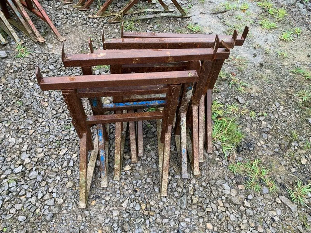 5 x Builders Tressels