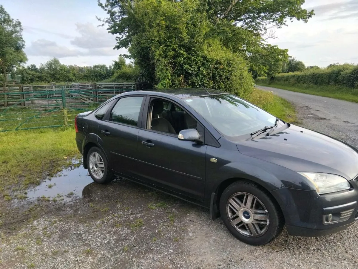 Ford focus 1.6 petrol quick sale - Image 2
