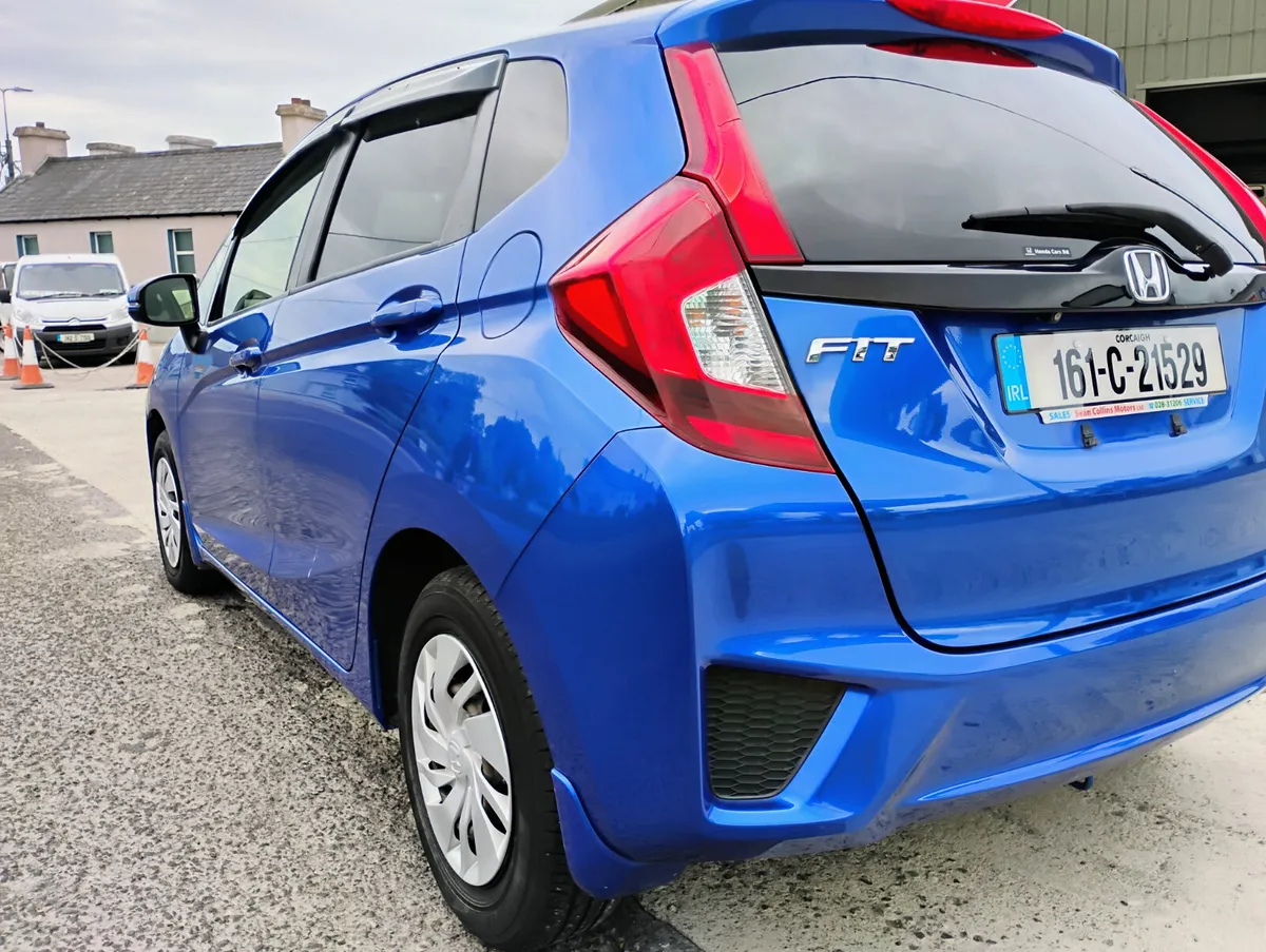 Honda Fit 2016 AUTOMATIC - Image 3