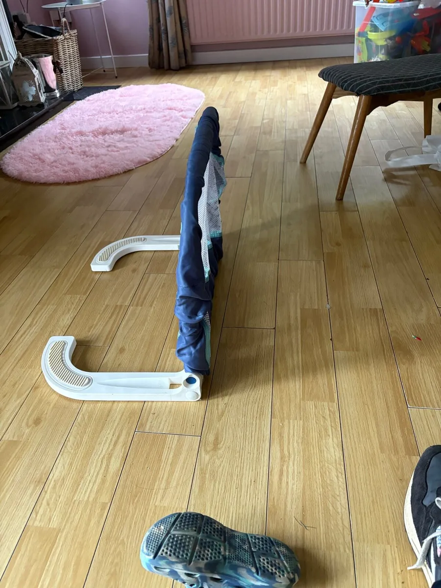 Toddler bed guard - Image 1