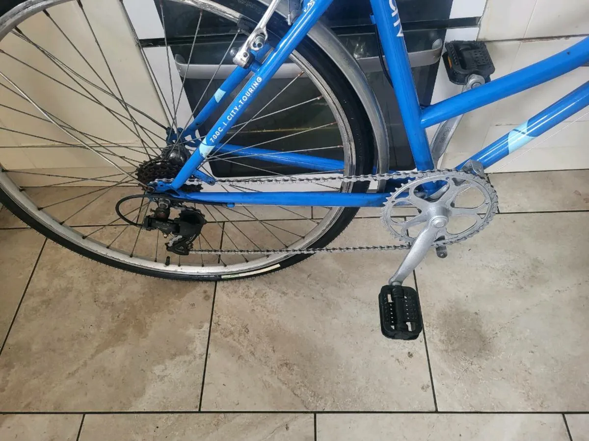 Ladies Hybrid bike - Image 3