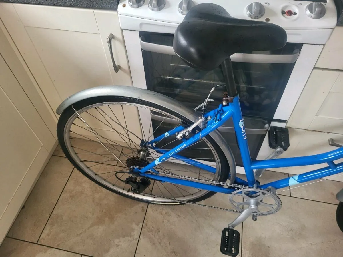 Ladies Hybrid bike - Image 4