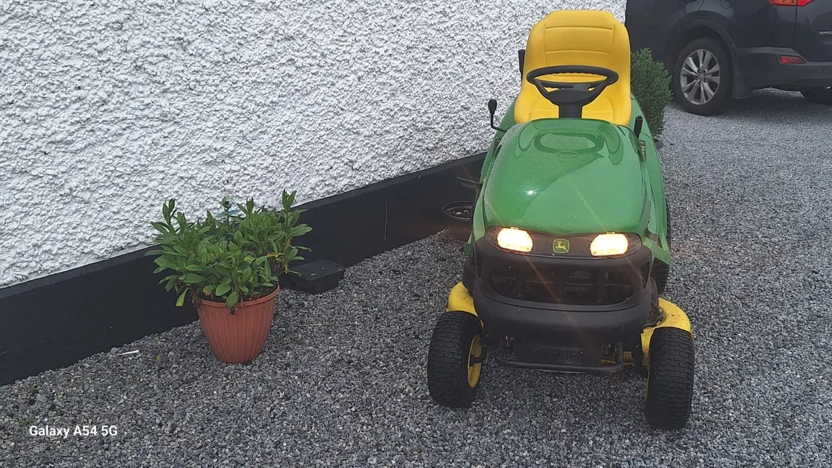 John Deere Lawnmower - Image 1