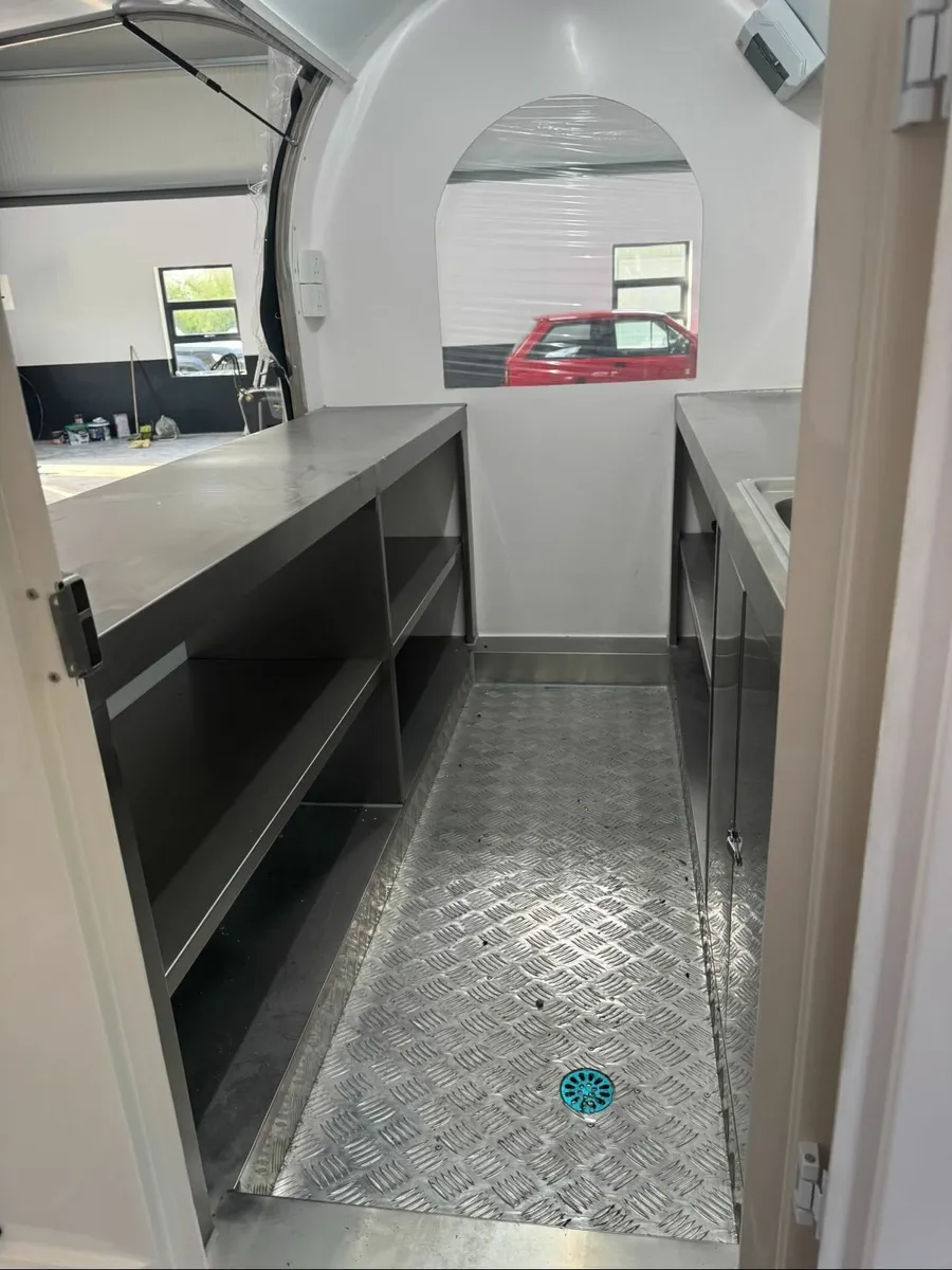FOOD TRAILER - Image 2