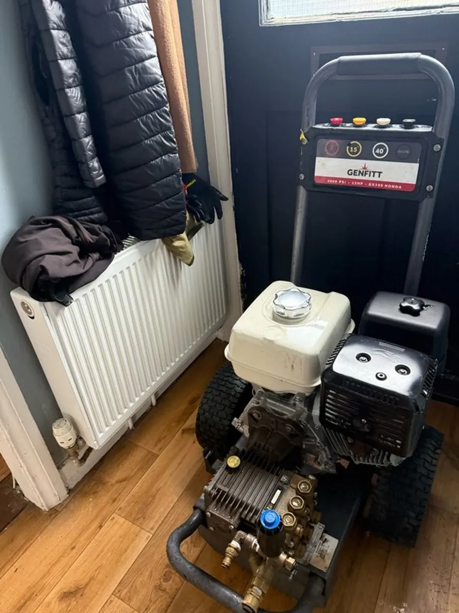 gx390 pressure washer - Image 1