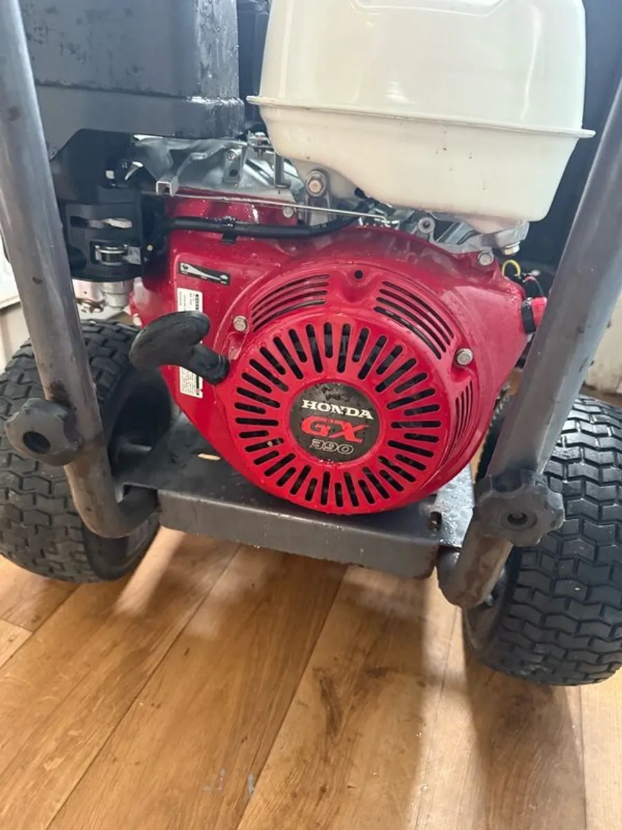 gx390 pressure washer - Image 2