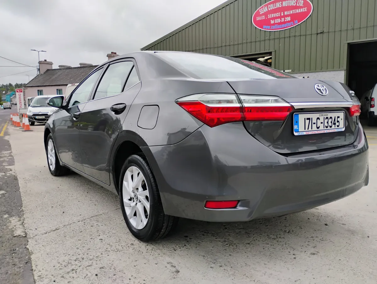 Toyota Corolla 2017 PETROL - Image 3