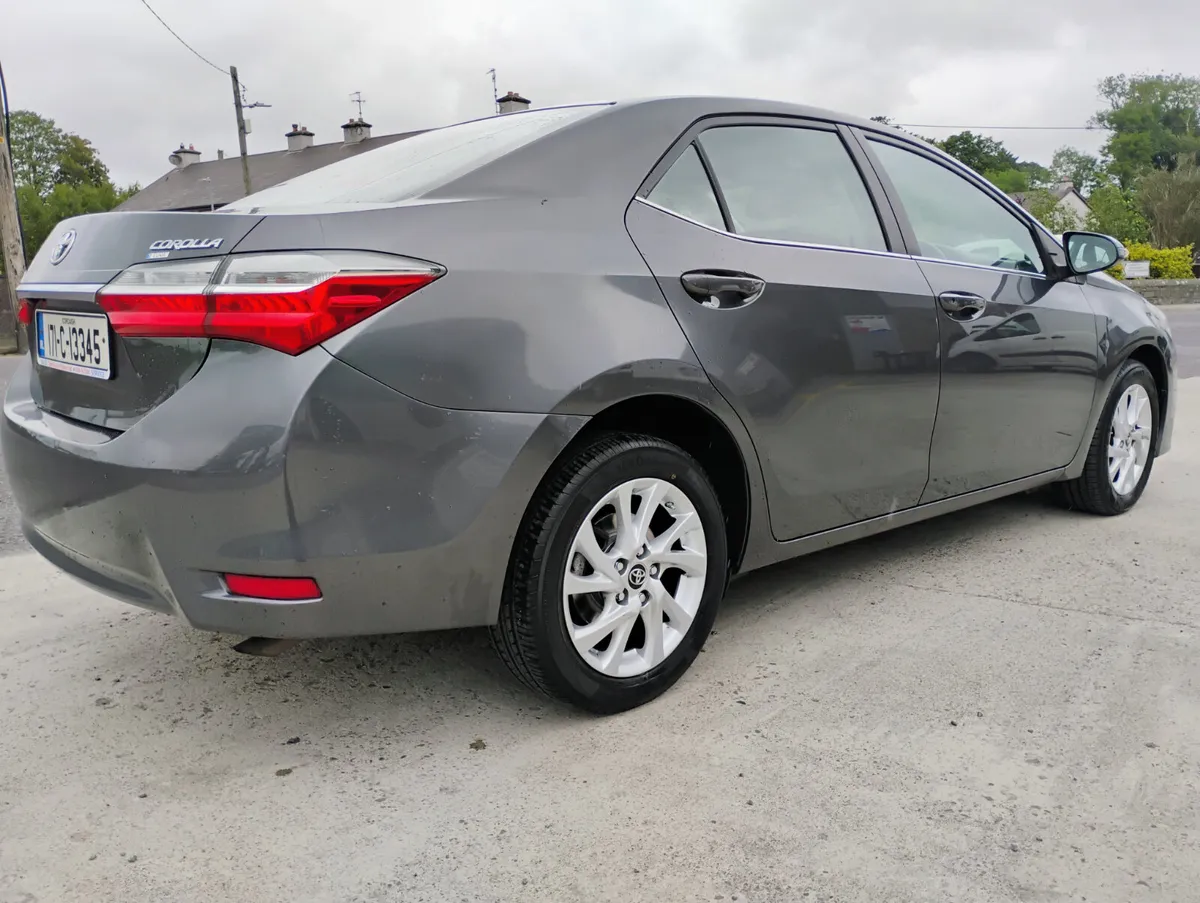 Toyota Corolla 2017 PETROL - Image 2