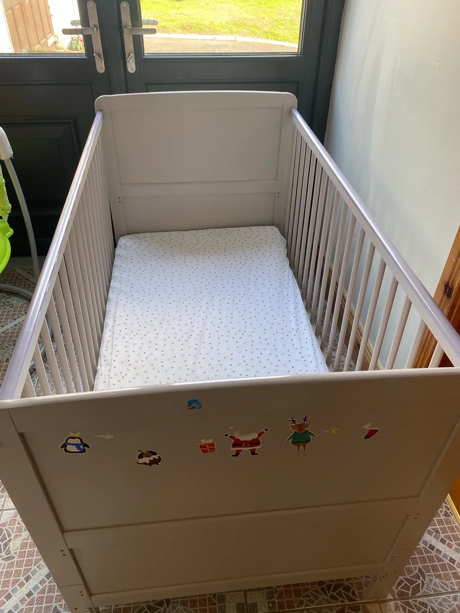 Cot bed - Image 1