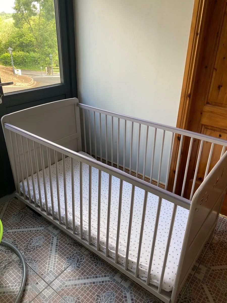 Cot bed - Image 2