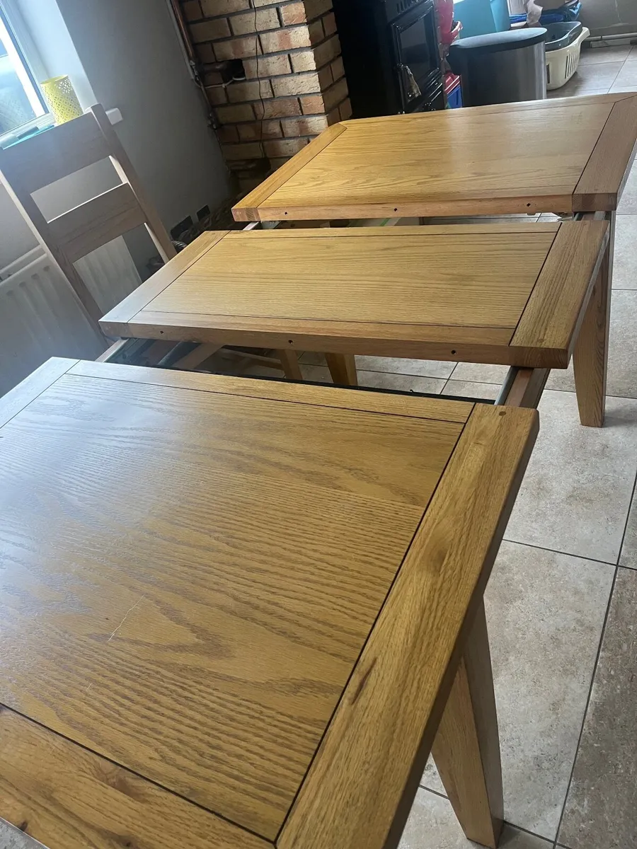 Kitchen table and chairs - Image 3