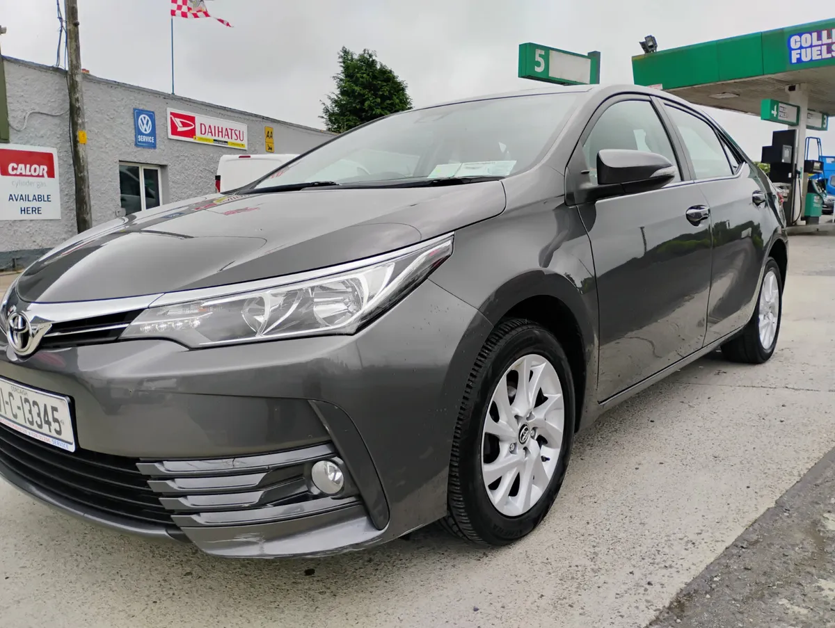Toyota Corolla 2017 PETROL - Image 4