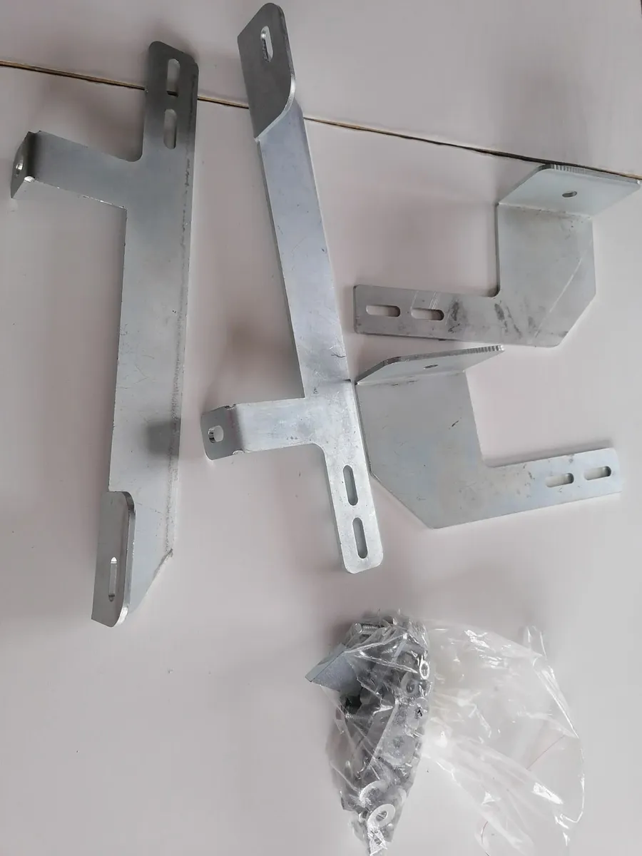 Side bars - Image 2