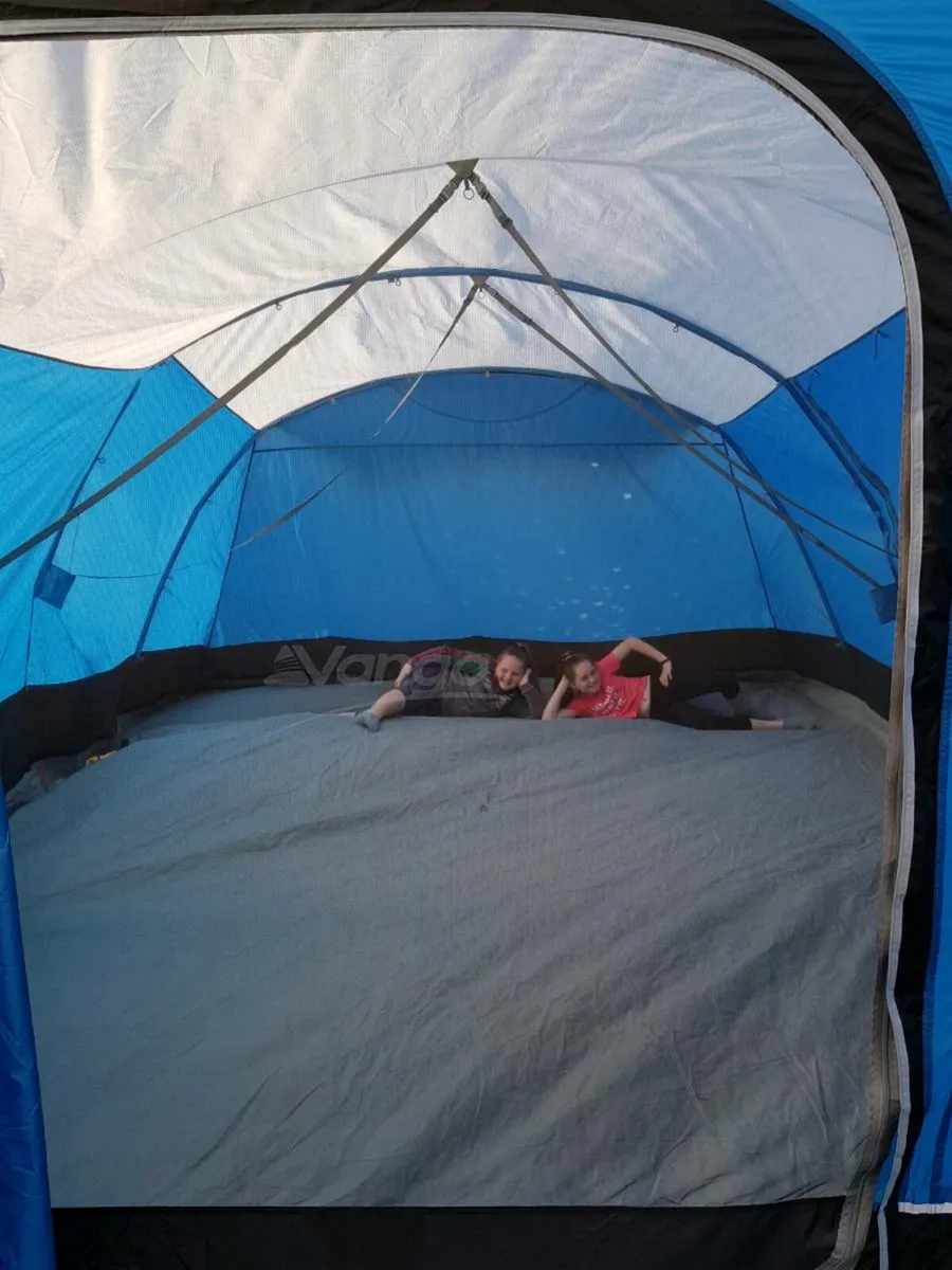 TENT - Image 3