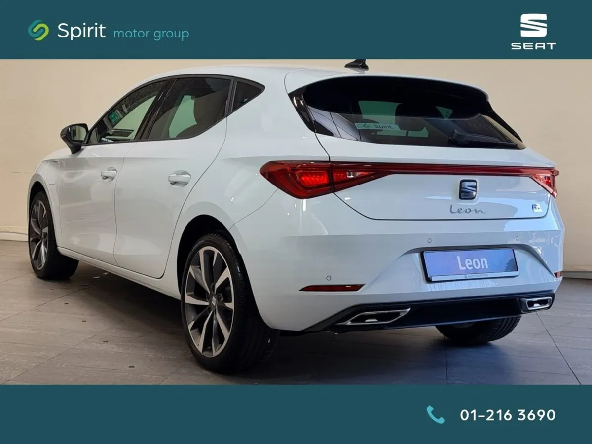 SEAT Leon 1.5tsi FR 204HP E-hybrid Dsg 0  PCP Ava - Image 3