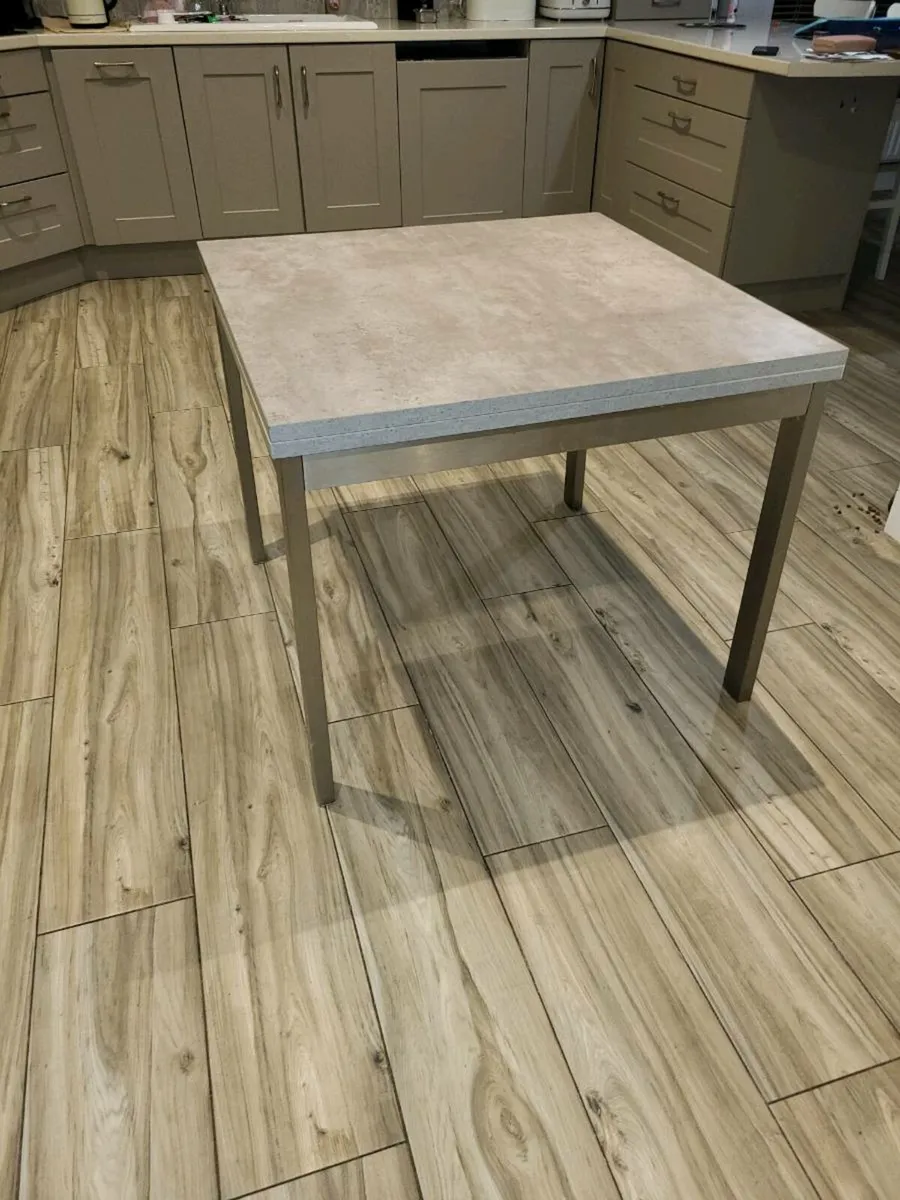 Extendable Dining Table - Image 4