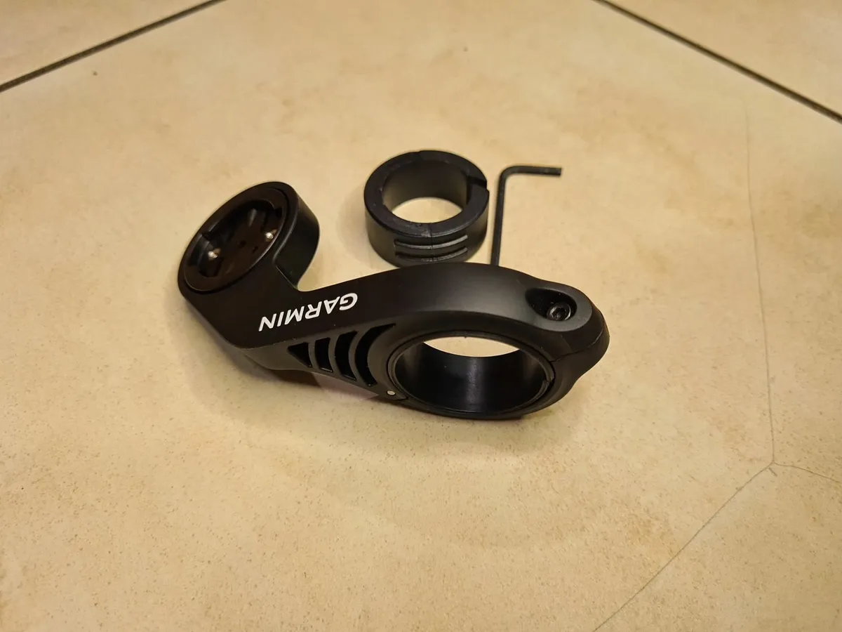 Garmin out front mount. - Image 1
