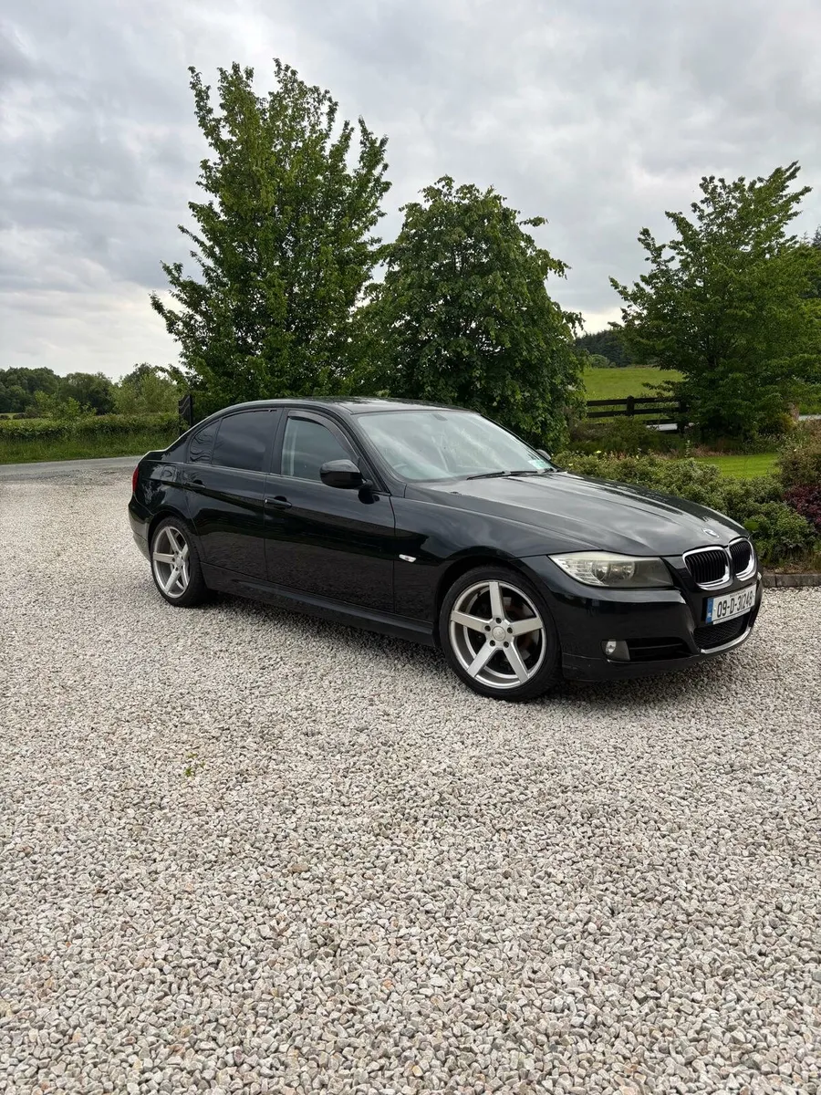 Bmw 320d 2009 - Image 1