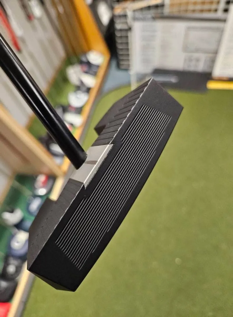 Lab Mezz.1 Max Putter - Image 3