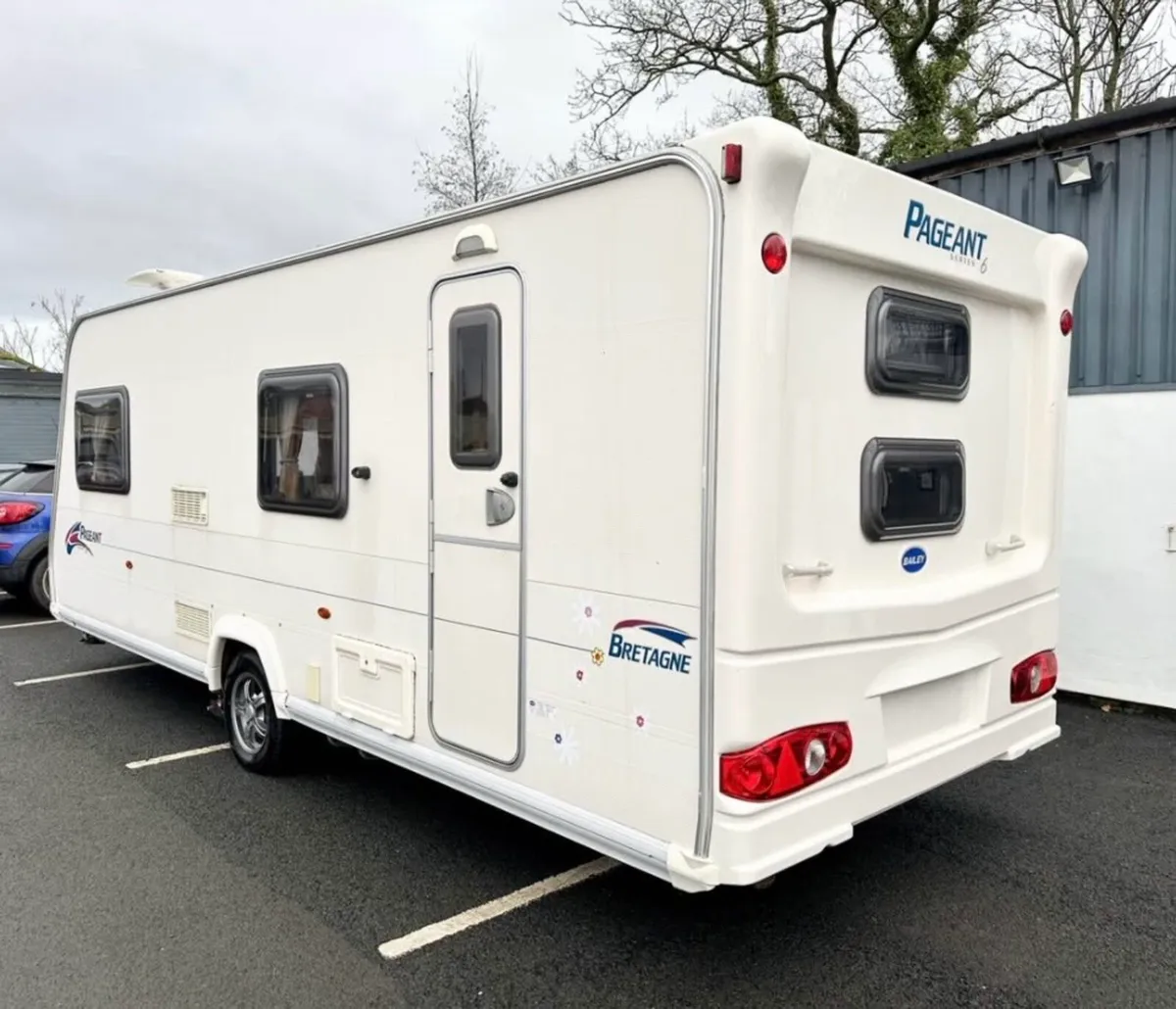 Lightweight 09 Bailey 6/7 berth & Full Awning - Image 1