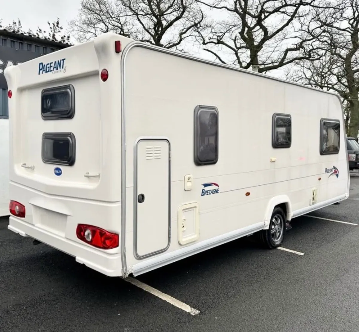 Lightweight 09 Bailey 6/7 berth & Full Awning - Image 2