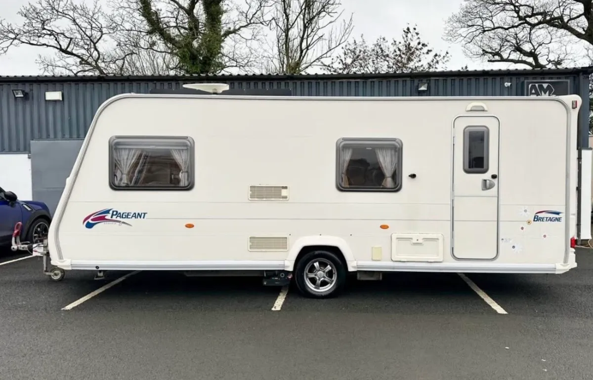 Lightweight 09 Bailey 6/7 berth & Full Awning - Image 3