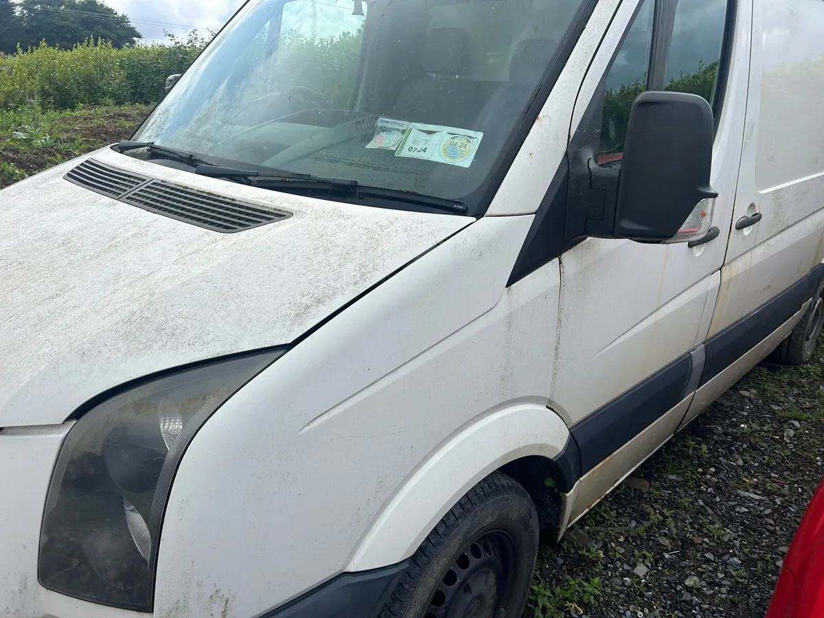 09 crafter 2.5 with fridge - Image 2