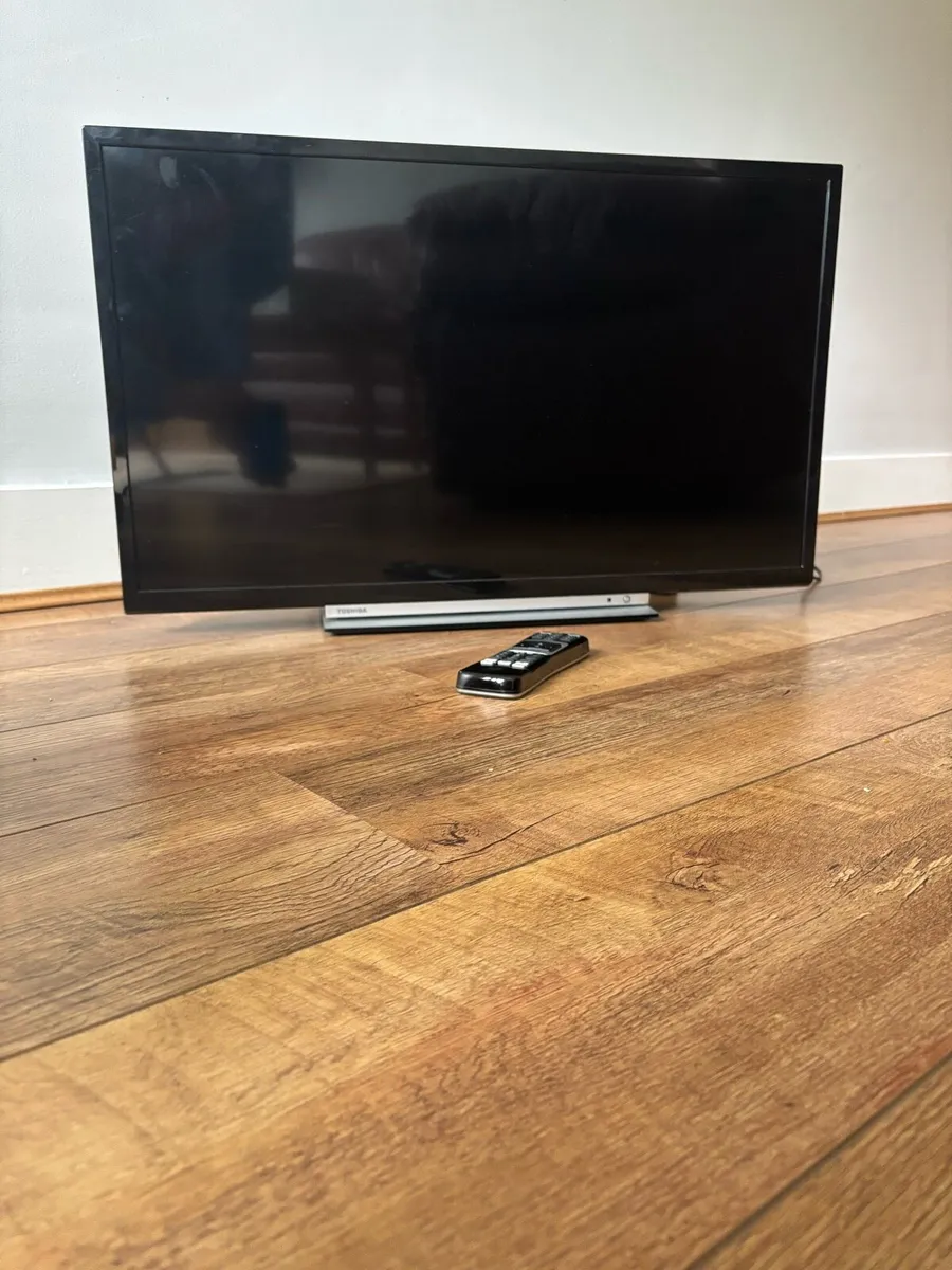Toshiba 32” HD Ready TV - Image 1