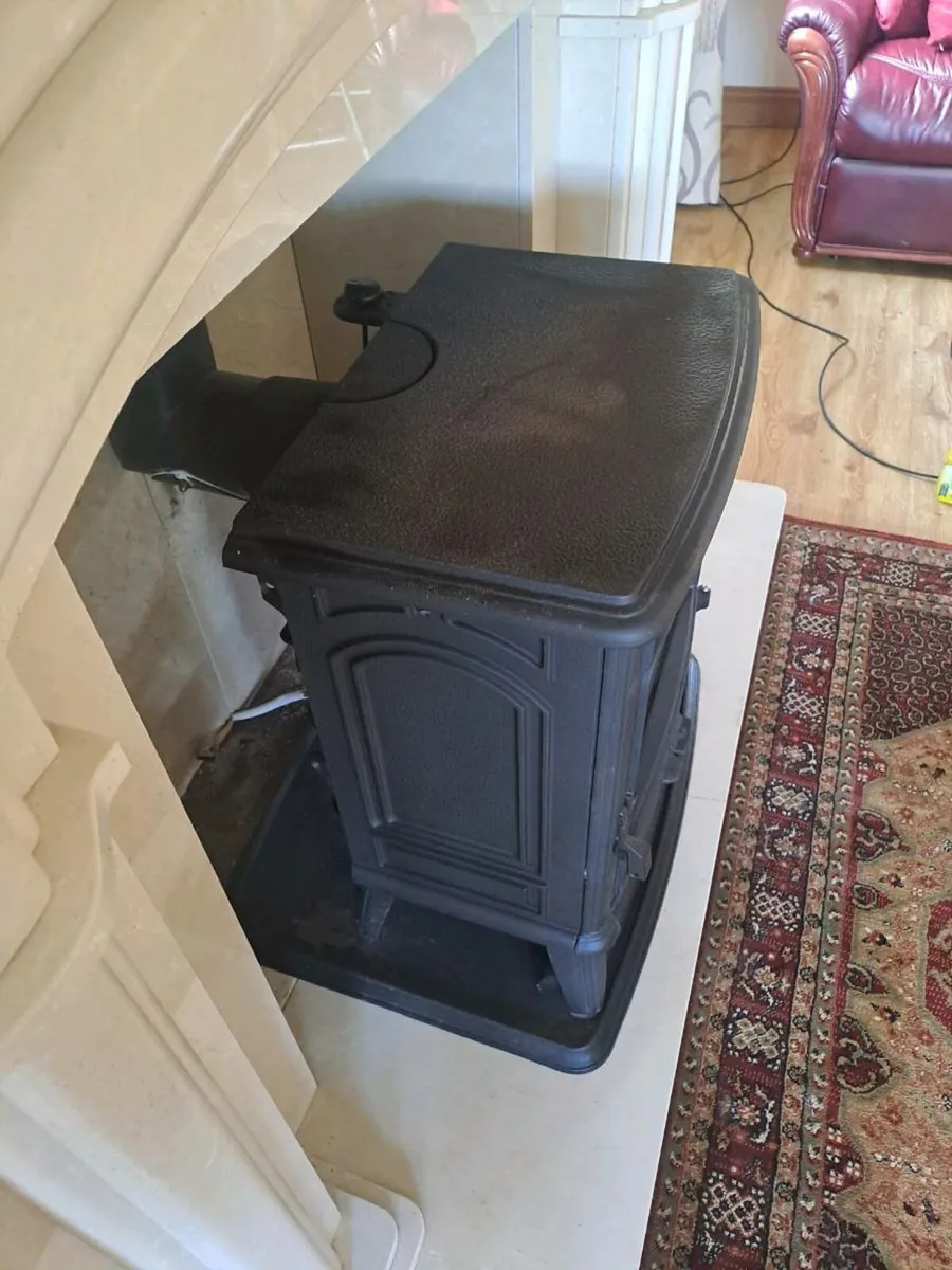 Oil Burning Stove  Franco Belge 8kw - Image 3