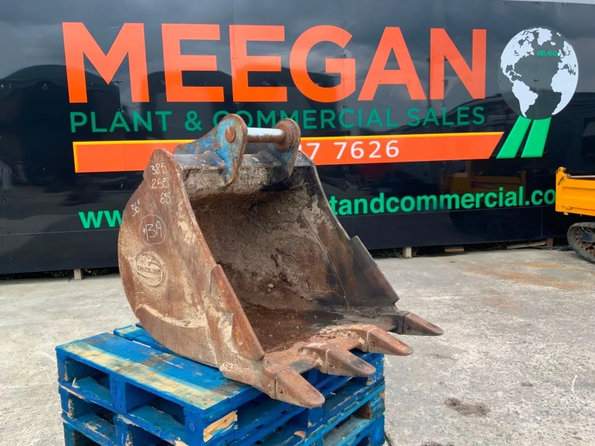36" STRICKLAND BUCKET....65mm PINS........1319t. - Image 1