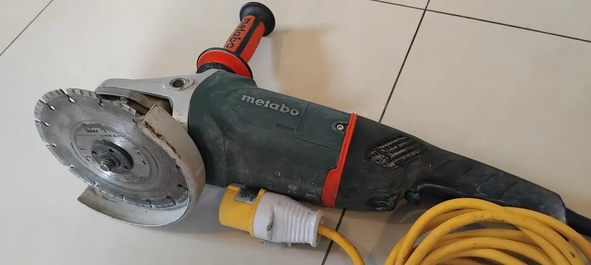 Metabo W 22-180 MVT Angle Grinder 110v - Image 2