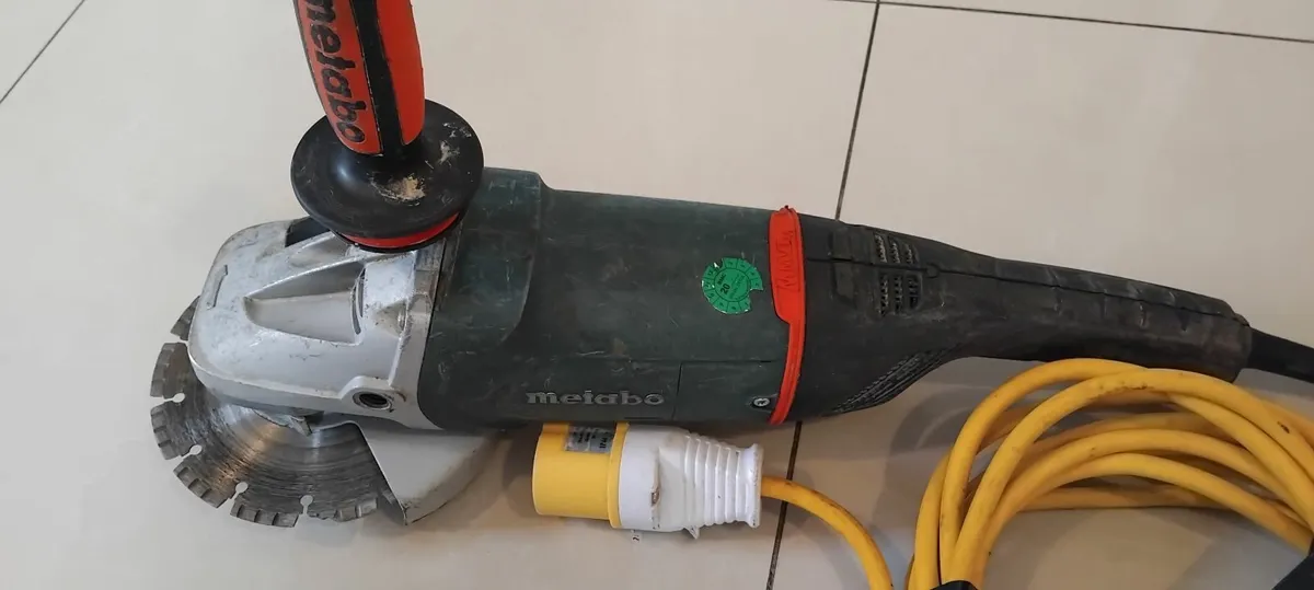 Metabo W 22-180 MVT Angle Grinder 110v - Image 3