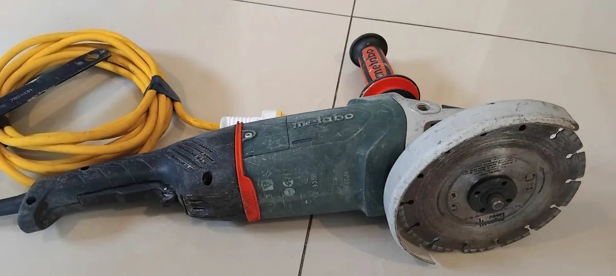 Metabo W 22-180 MVT Angle Grinder 110v - Image 4