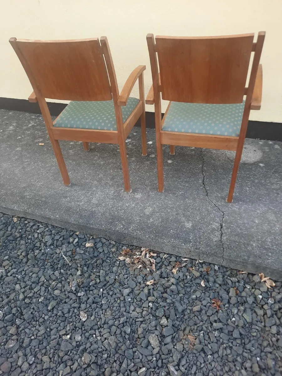 Pair of carver chairs - Image 2