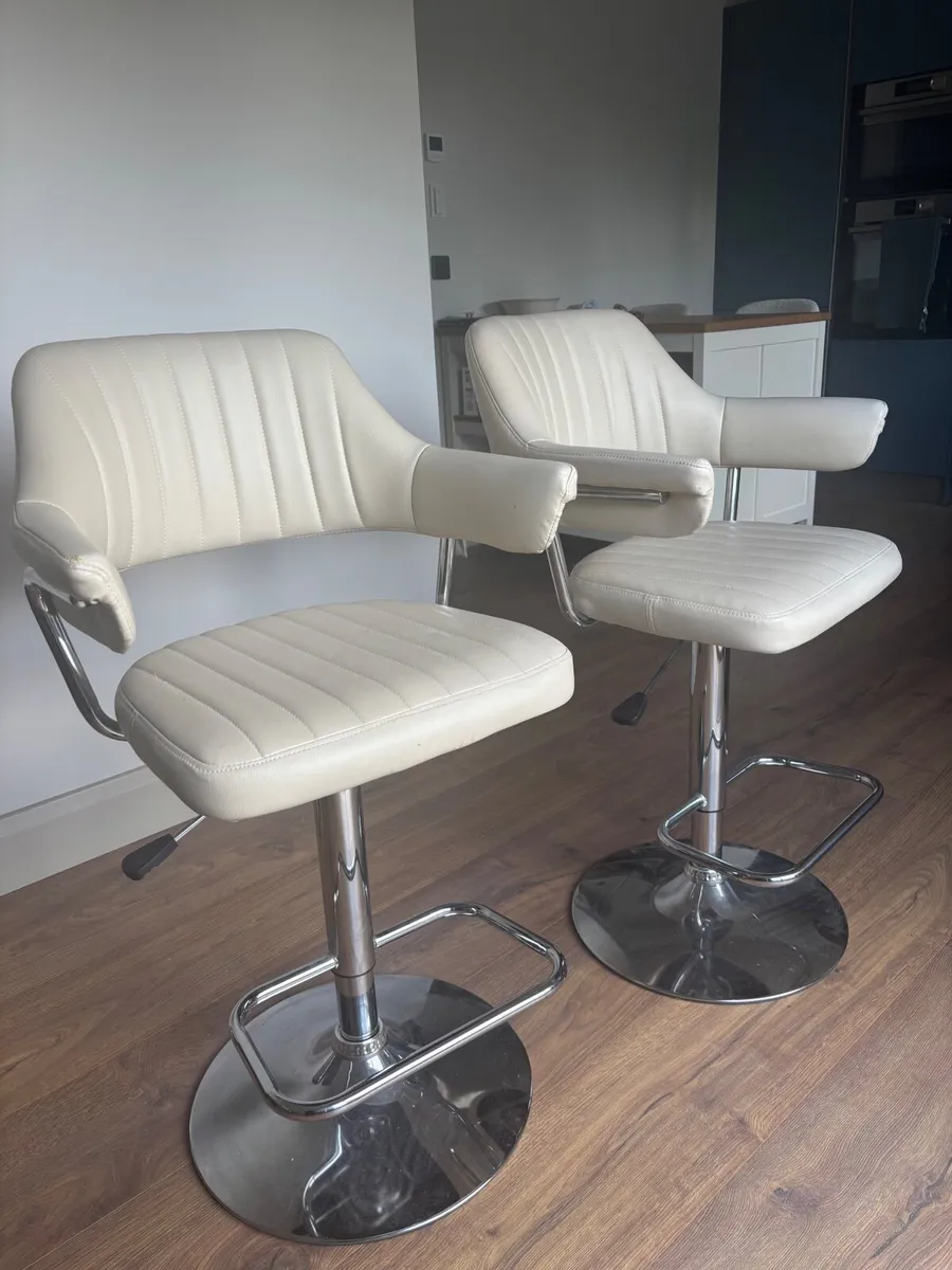 2 Cream Leather Bar Stools (adjustable height) - Image 1