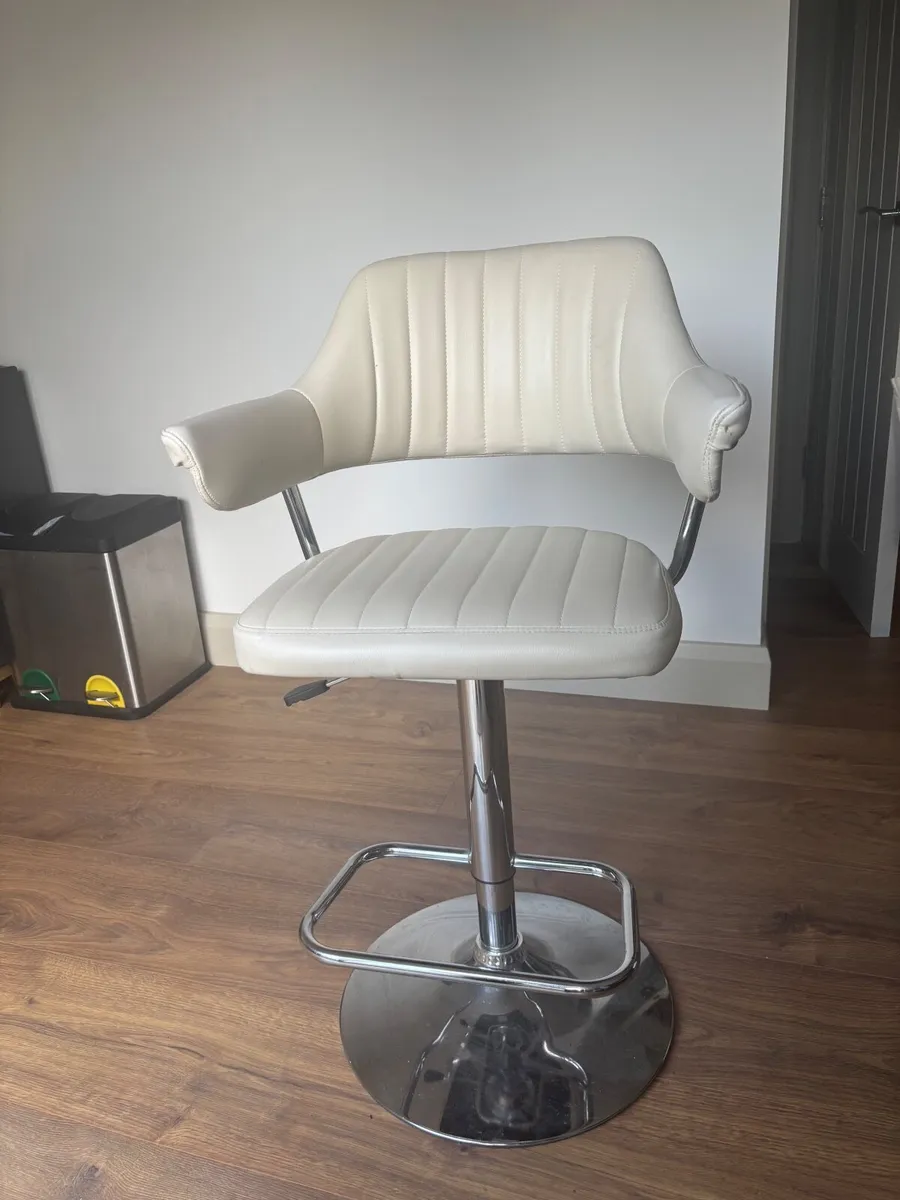 2 Cream Leather Bar Stools (adjustable height) - Image 2