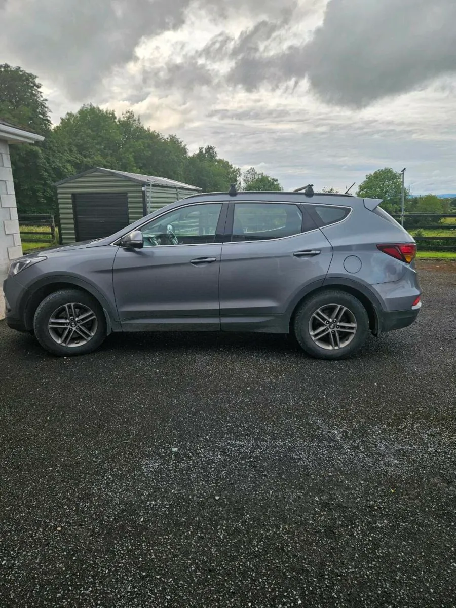 Hyundai Sante Fe - Image 2