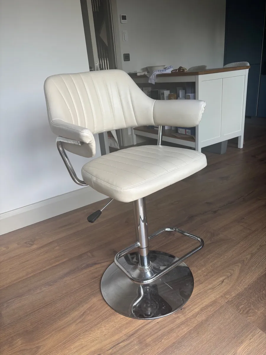2 Cream Leather Bar Stools (adjustable height) - Image 3
