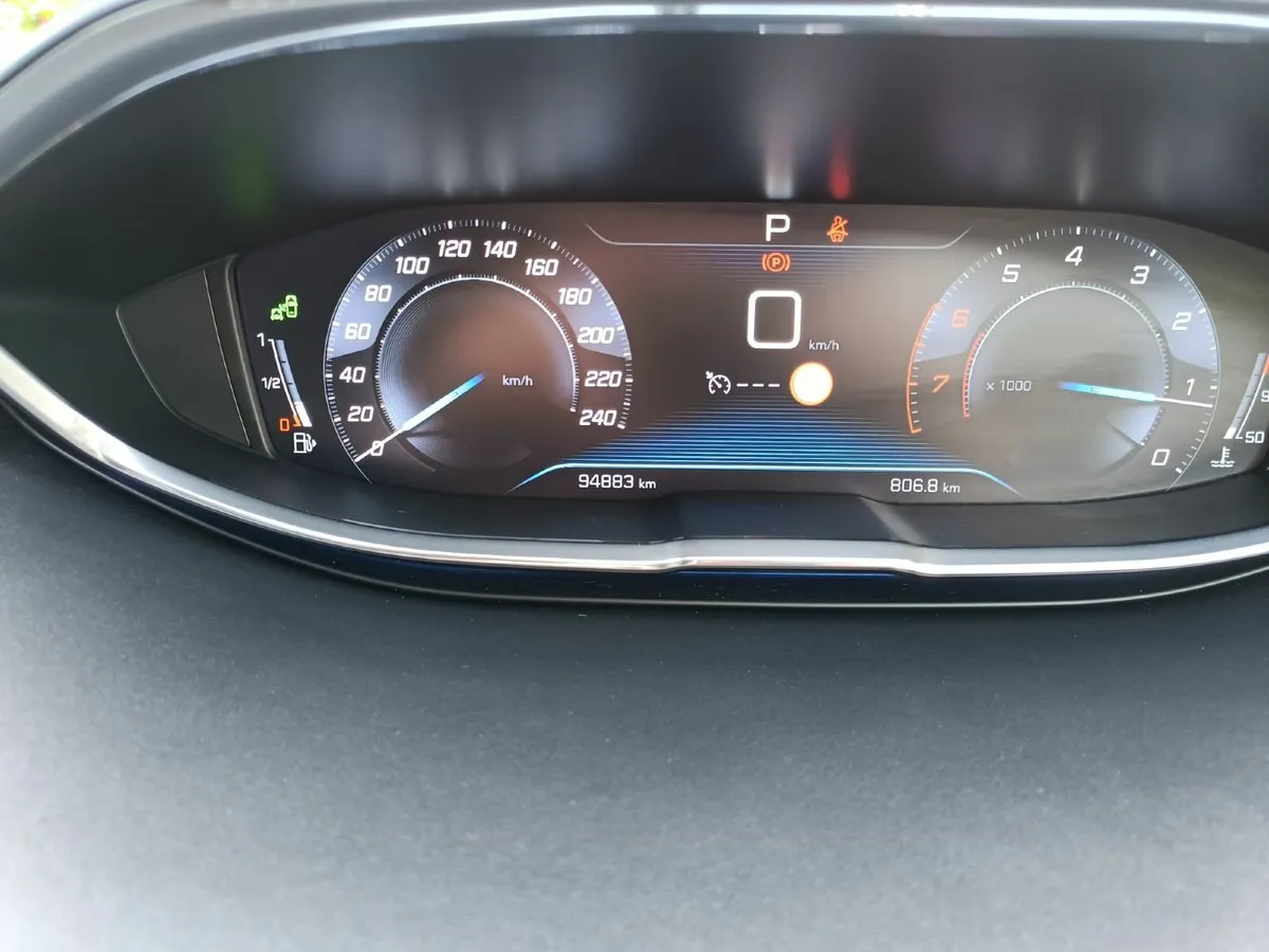 Peugeot 3008 2018 - Image 2