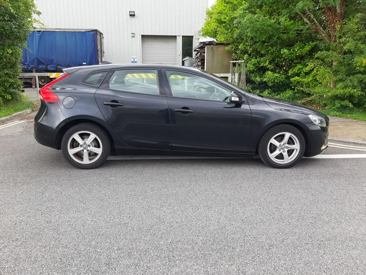 2012 Volvo V40 - Image 3