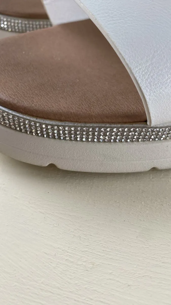 Extra wide fit white sandals  sz 8 or 42 - Image 2