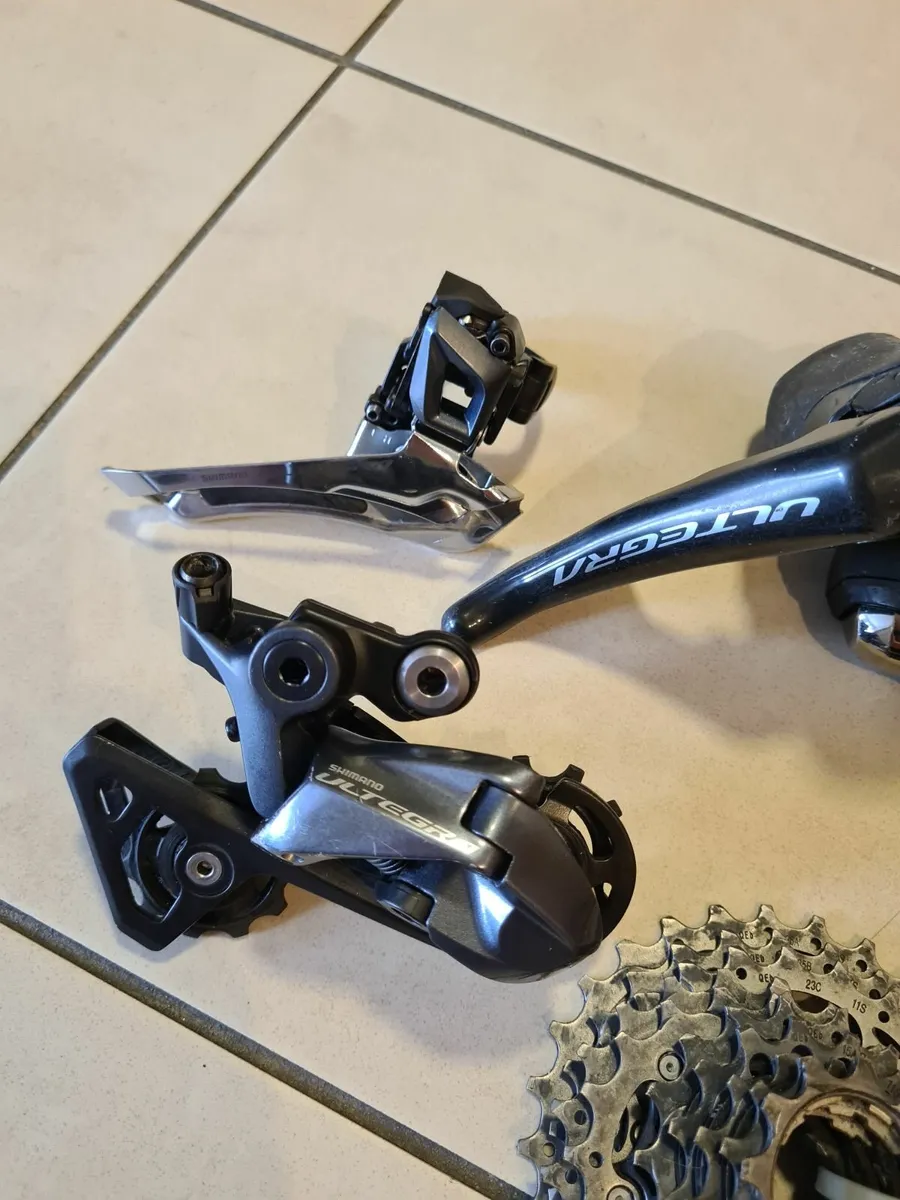 Ultegra 11 speed shifters, derailleurs and cassett - Image 2