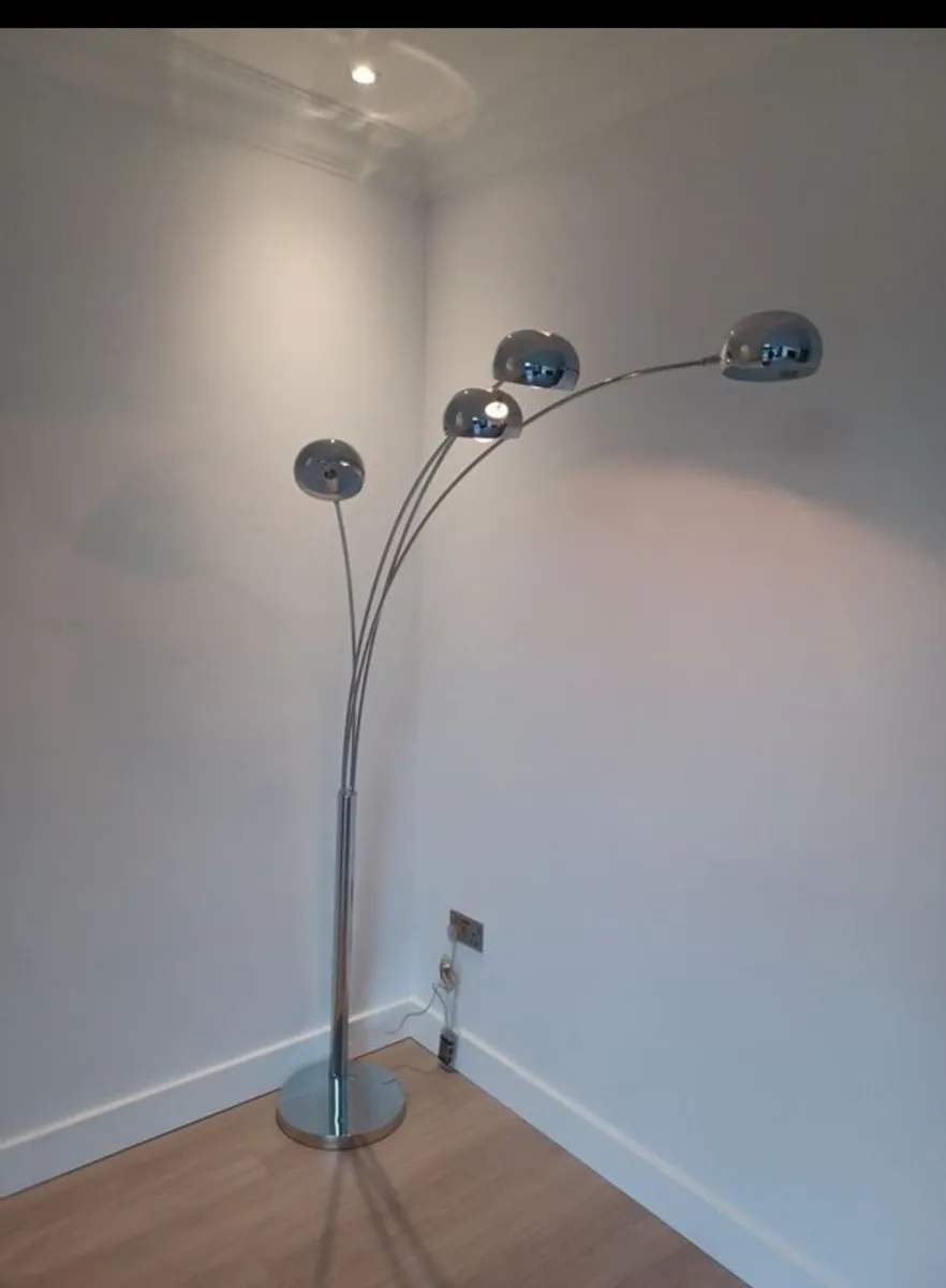 light - Image 1