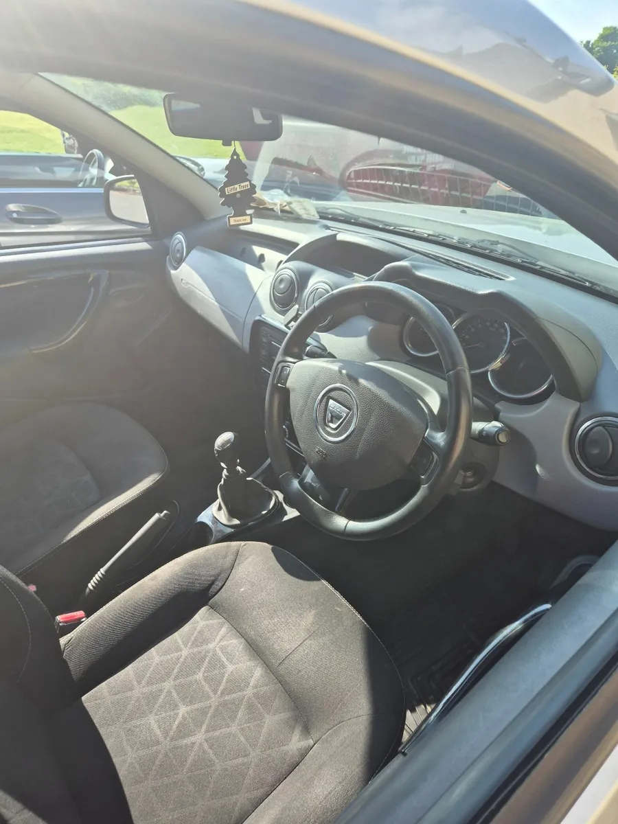 Dacia Duster 2015 - Image 2