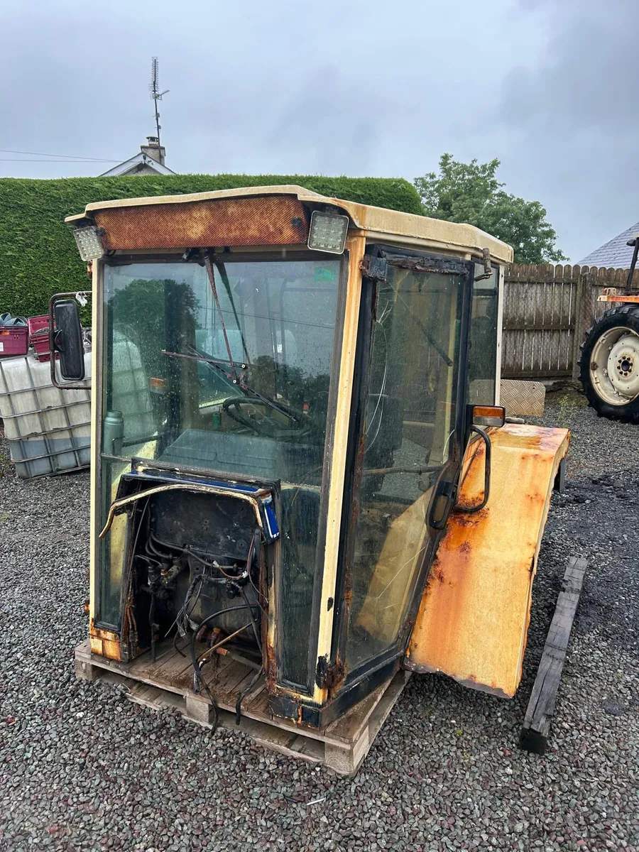 Breaking Lamborghini 956/ Same 100/110 Cab - Image 3
