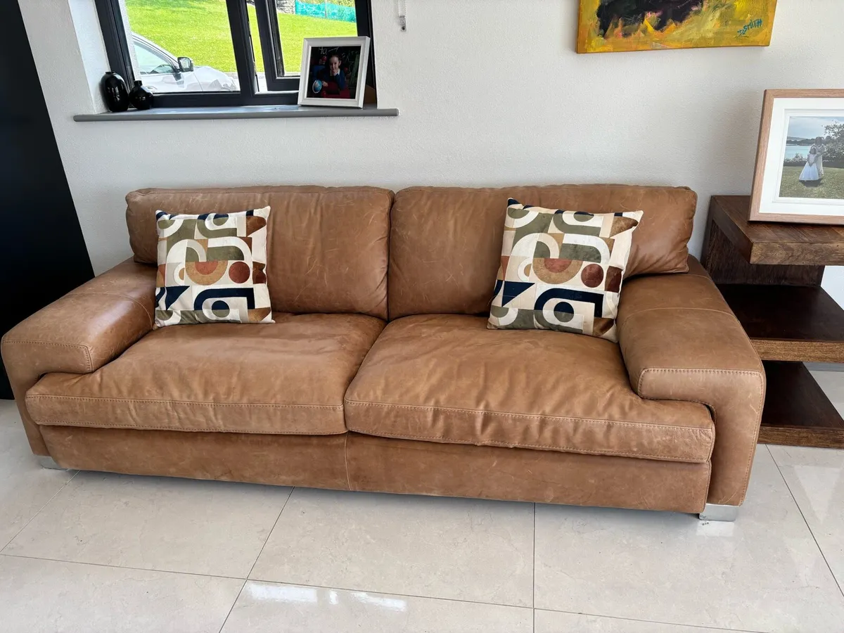 Leather couch - Image 1