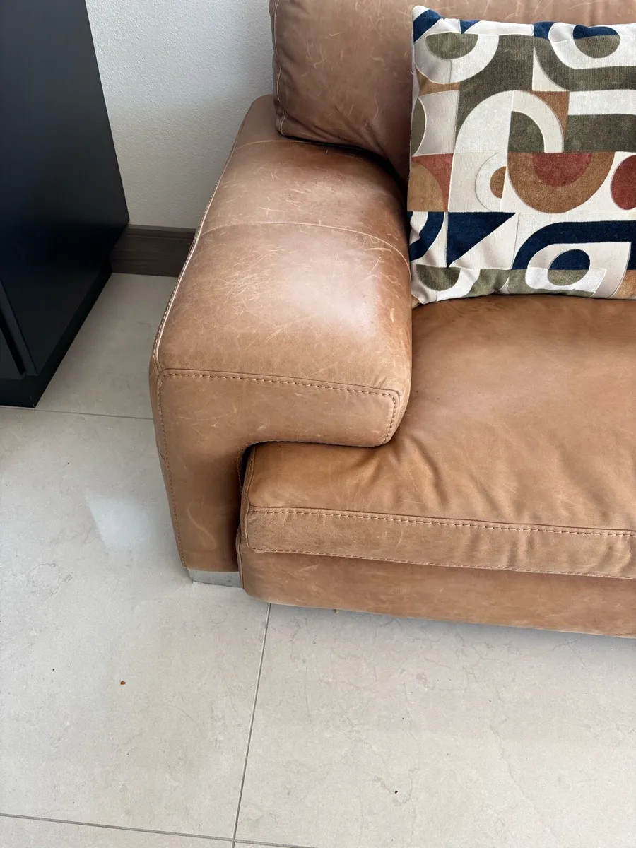 Leather couch - Image 3