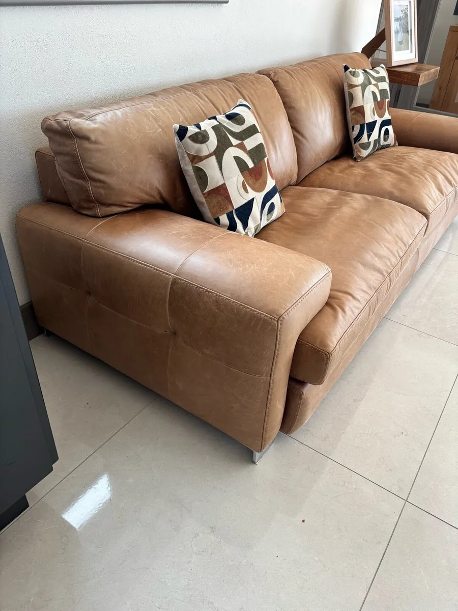 Leather couch - Image 4