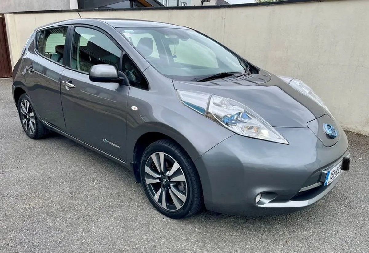 2015 Nissan Leaf - Image 1